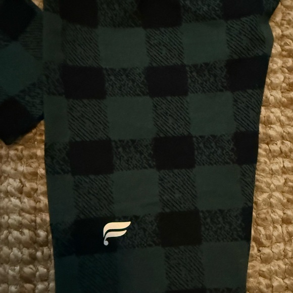 Fabletics Green and Black Plaid Leggings 3-pc Set NWT - Picture 6 of 8